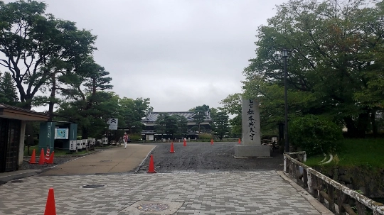 Matsumoto Castle park entrance in the morning